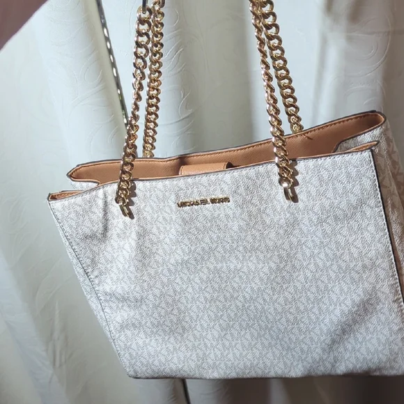 Michael Kors White Monogram Shoulder Bag - Picture 3 of 9